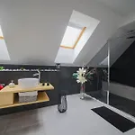 Elvira V Soukromem Apartment