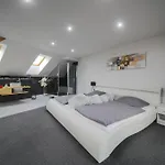 Apartment Elvira V Soukromem