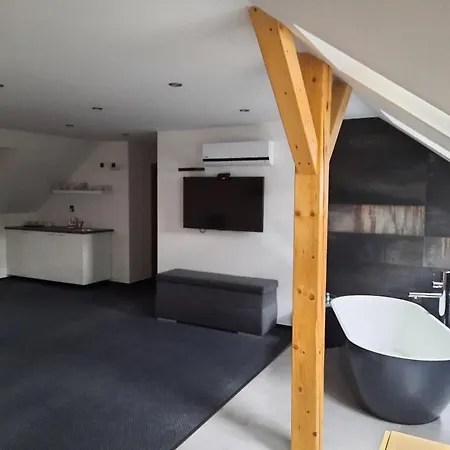 Apartamento Elvíra V Soukromém