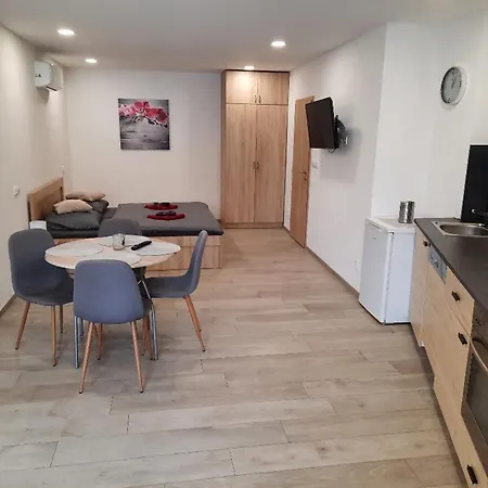 Apartment Elvira V Soukromem *