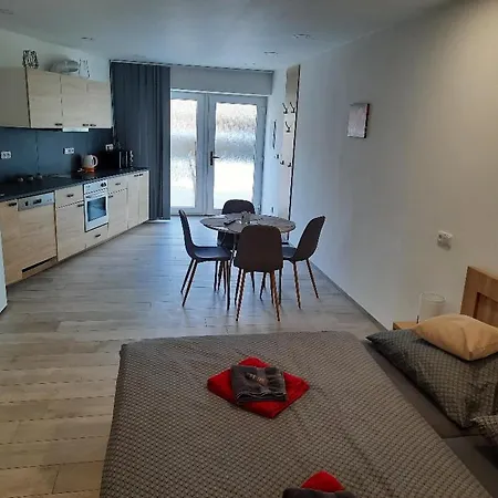 Apartment Elvira V Soukromem