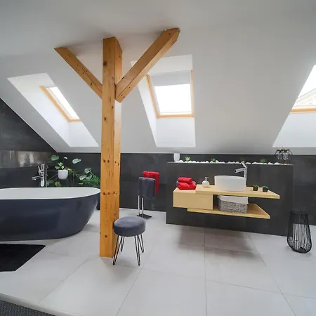 Elvira V Soukromem Apartment *