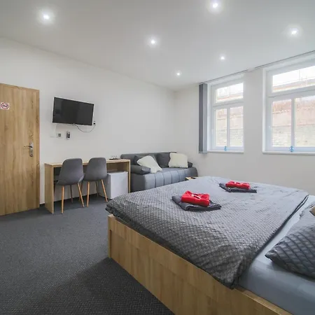 Elvira V Soukromem *