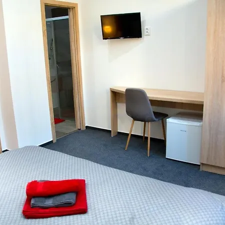 Elvira V Soukromem Apartment