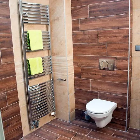 Elvira V Soukromem Apartment