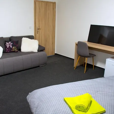 Elvira V Soukromem *