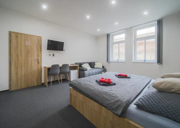 Elvira V Soukromem *