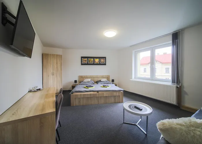 Elvira V Soukromem Apartment