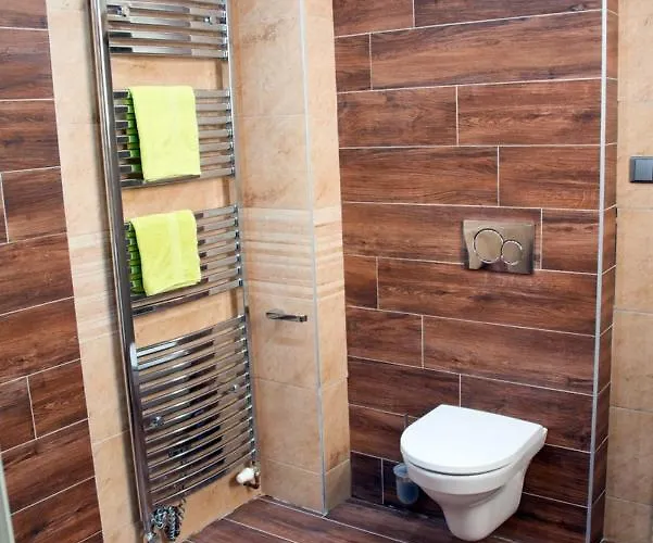 Elvira V Soukromem Apartment